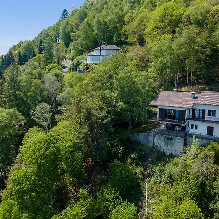 Lago Azzurro Villa: Infinity Lake View - Happy Rentals Villa Premeno